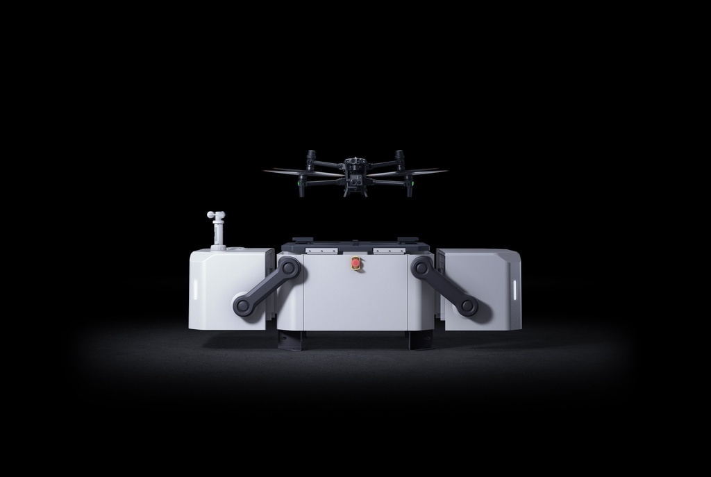 DJI Dock Matrice 30T Care Free Bundle open + M30